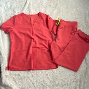 “Hot coral” scrub set